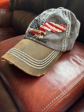 Men's Distressed Cotton Baseball Cap with Embroidered American Flag - Gray/Brown
